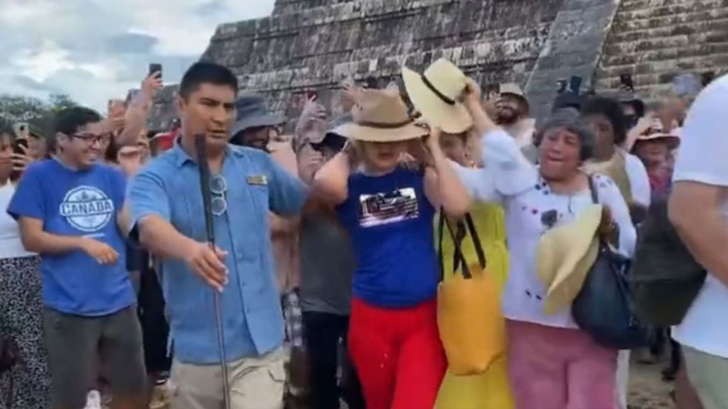 Linchan a una turista que subió una pirámide maya en Chichen Itzá