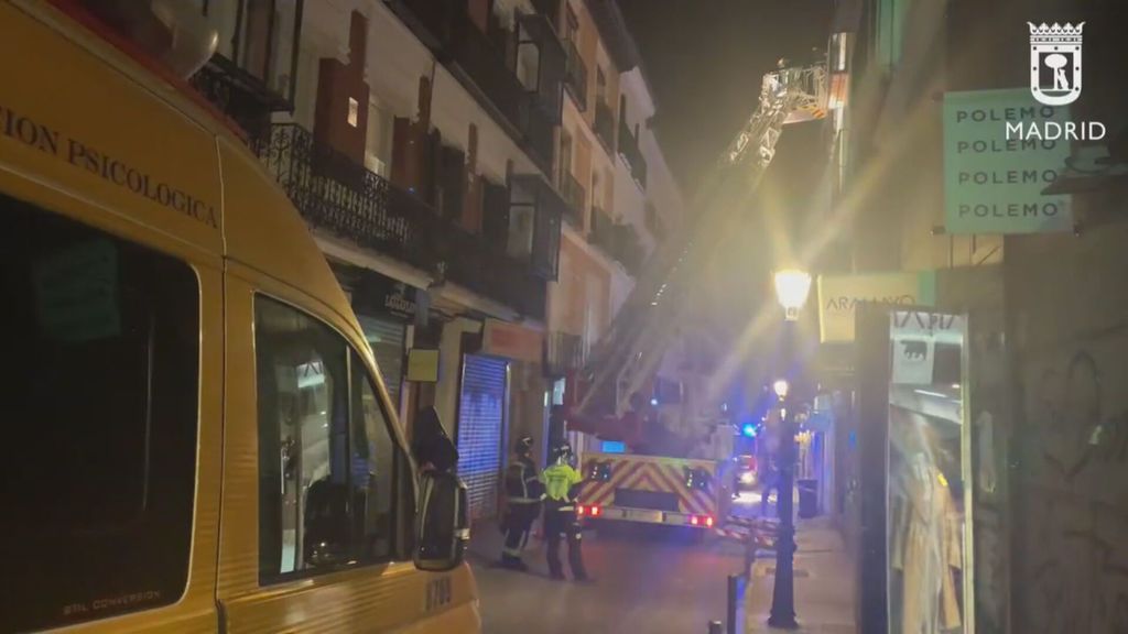 Un hombre de 48 años, herido grave tras caerle una losa de una fachada en Malasaña, Madrid