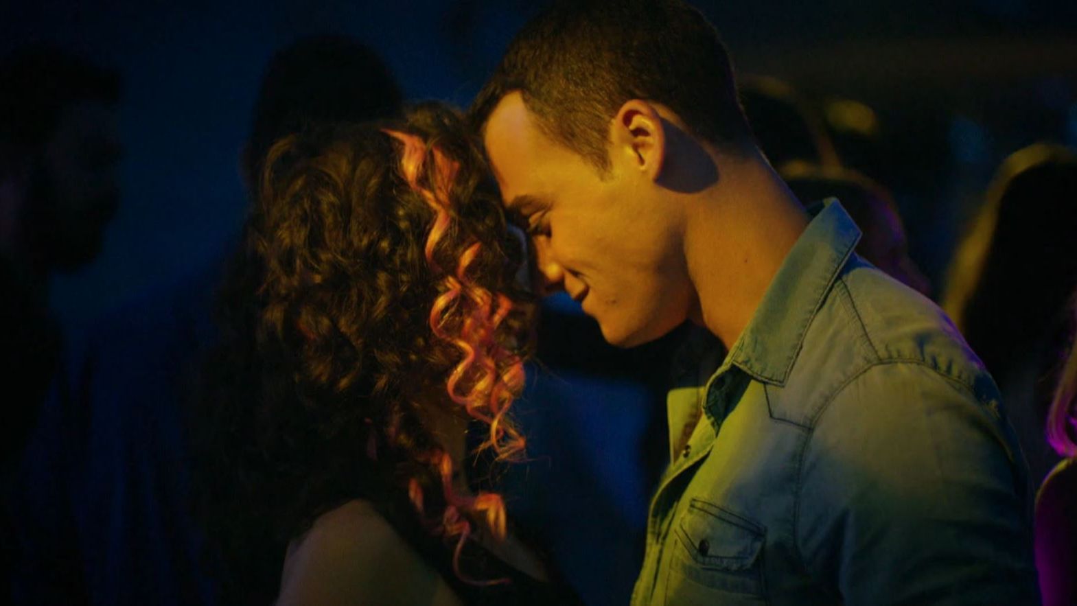 Zeynep se acerca peligrosamente a Kerem