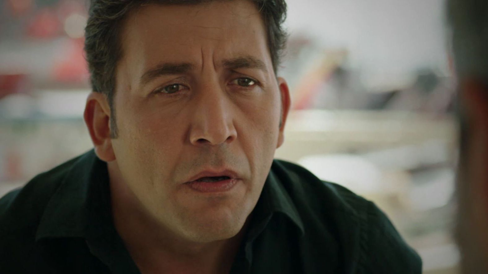 Cihan descubre que Tayfun no es el padre de Zeynep