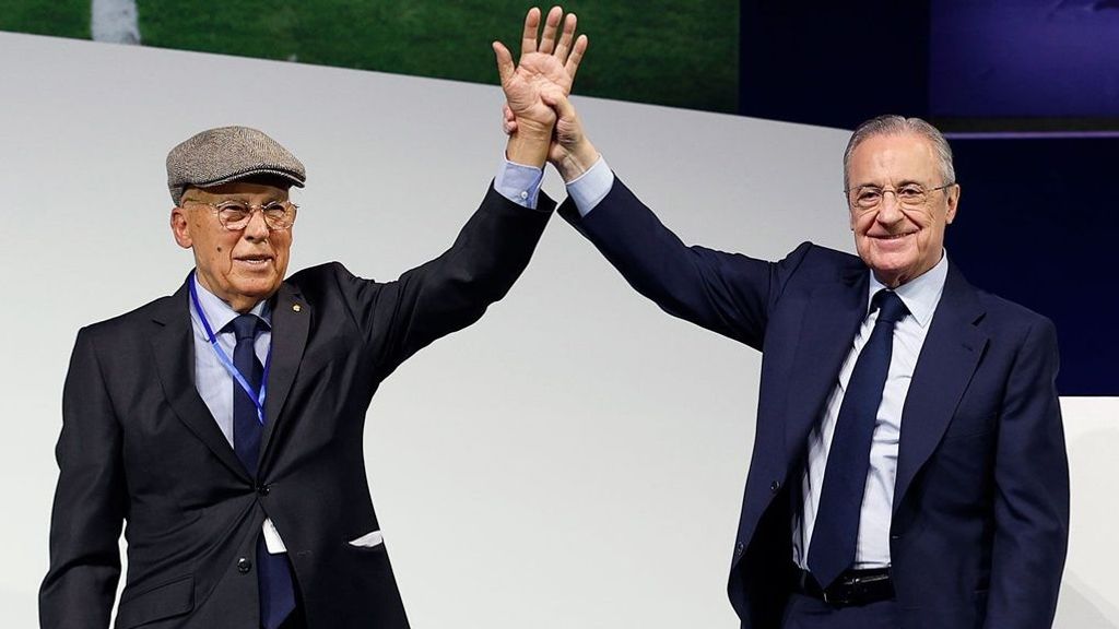 Amancio Amaro y Florentino Pérez, en el nombramiento del primero como presidente de Honor del Real Madrid.