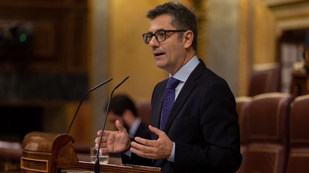 El ministro de la Presidencia, Félix Bolaños, en el Congreso