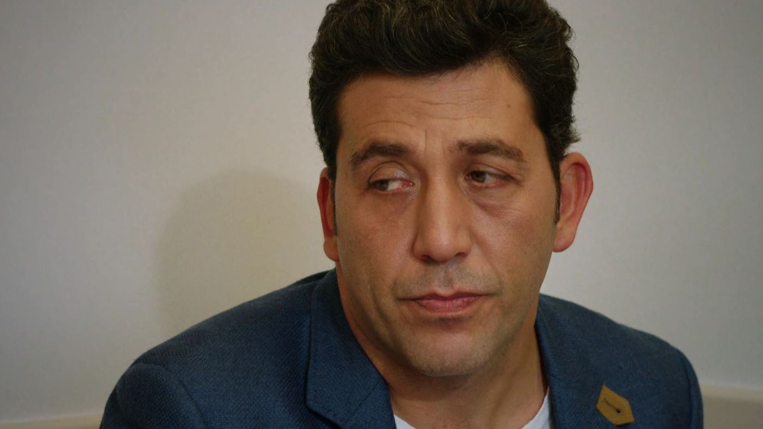 Cihan sospecha que Zeynep es su hija y quiere una prueba de paternidad