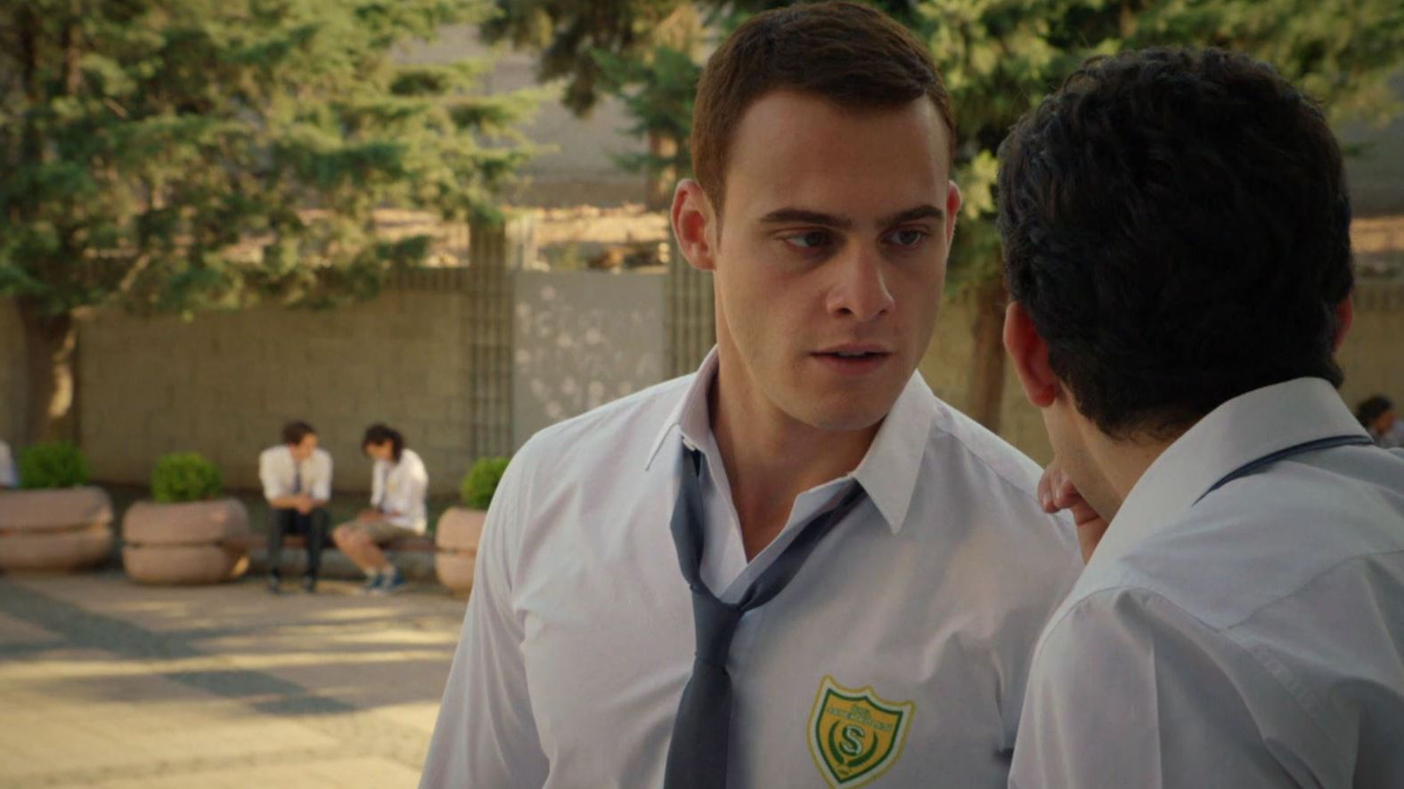 Avance: Kerem no puede ocultar sus celos, en 'Zeynep, buscando a su padre'  - Divinity