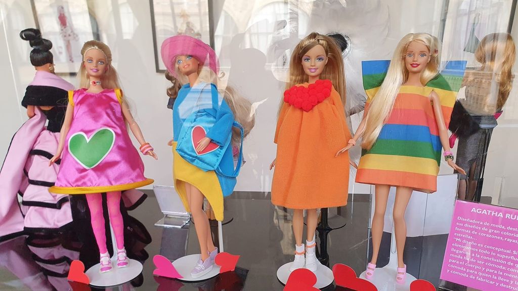 Las barbies vestidas con diseños de Ágatha Ruiz de la Prada