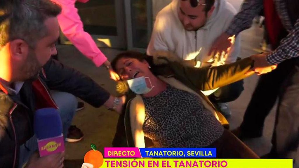 Magdalena se desmaya tras un enfrentamiento con Anabel Pantoja y su madre en el tanatorio: "Me ha llamado sinvergüenza"