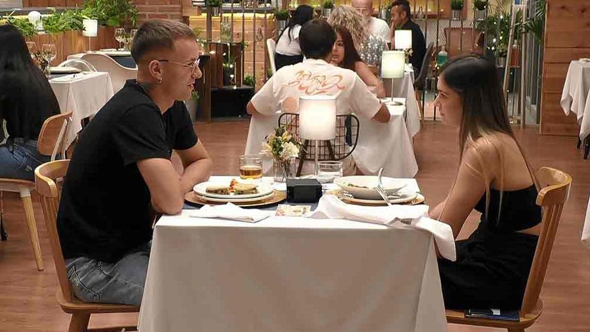 Paula, al saber que la madre de su cita en ‘First Dates’ hace una rica tortilla de patata: “Me caso”