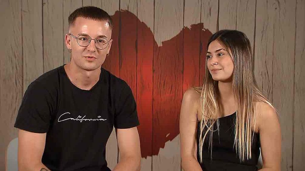 Paula y Edu durante su cita en 'First Dates'