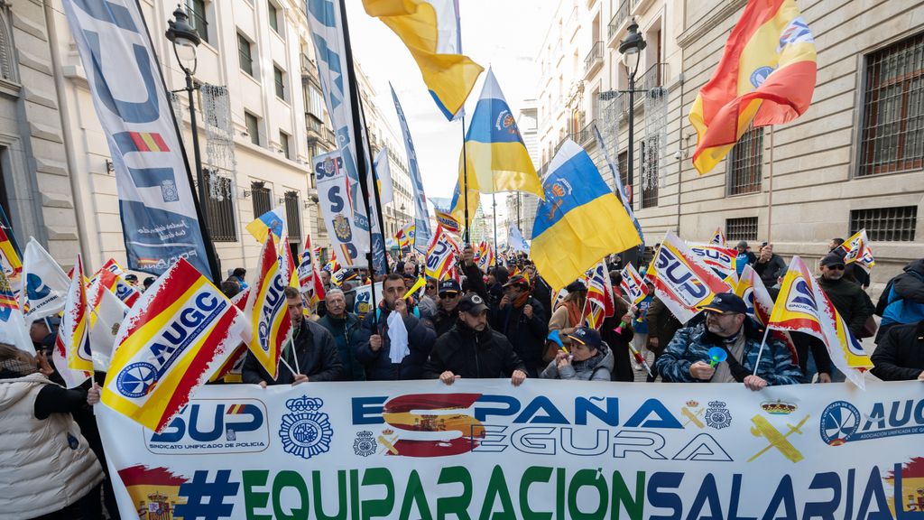 6.000 policías y guardias civiles de toda España claman en Madrid contra la "discriminación" del Gobierno
