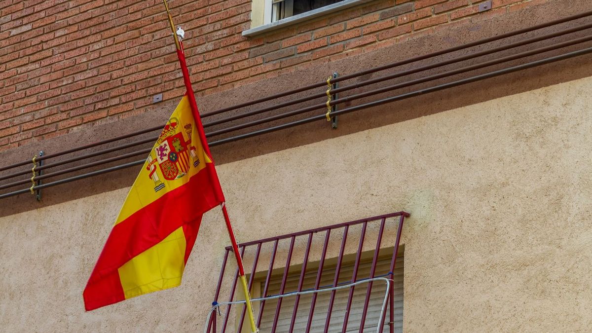 El colegio La Salle de Palma y la consejería de Educación investigan el incidente con una bandera de España