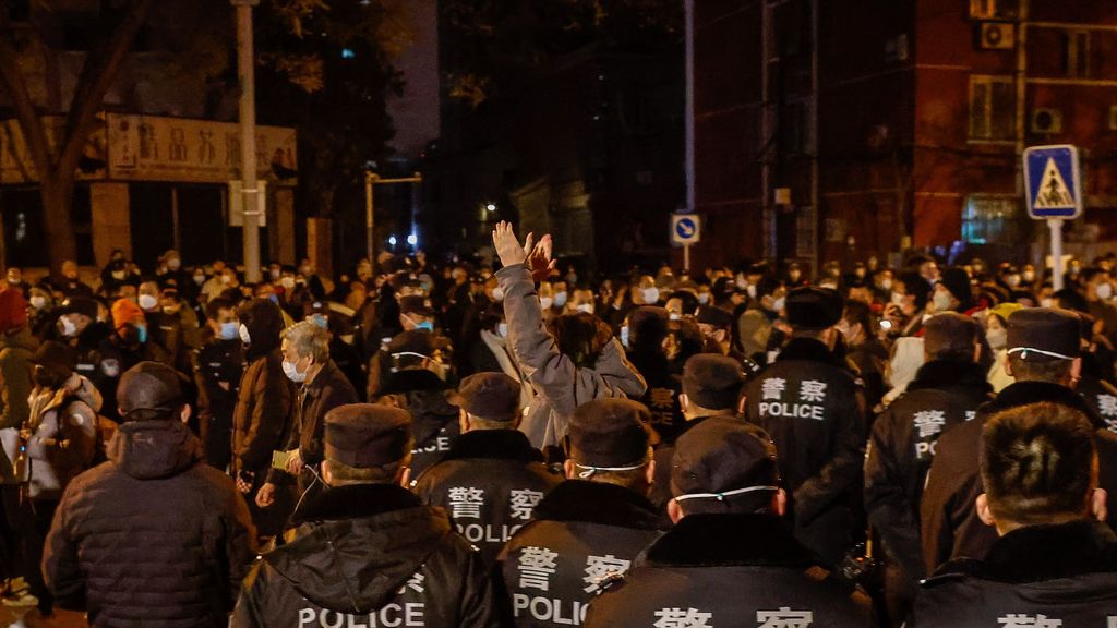 Históricas protestas en China contra las políticas del coronavirus: piden la dimisión de Xi Jinping