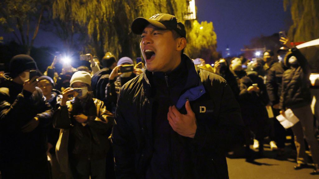 Protest in Beijing against Covid restrictions triggered by a fire in Urumqi that killed 10 people