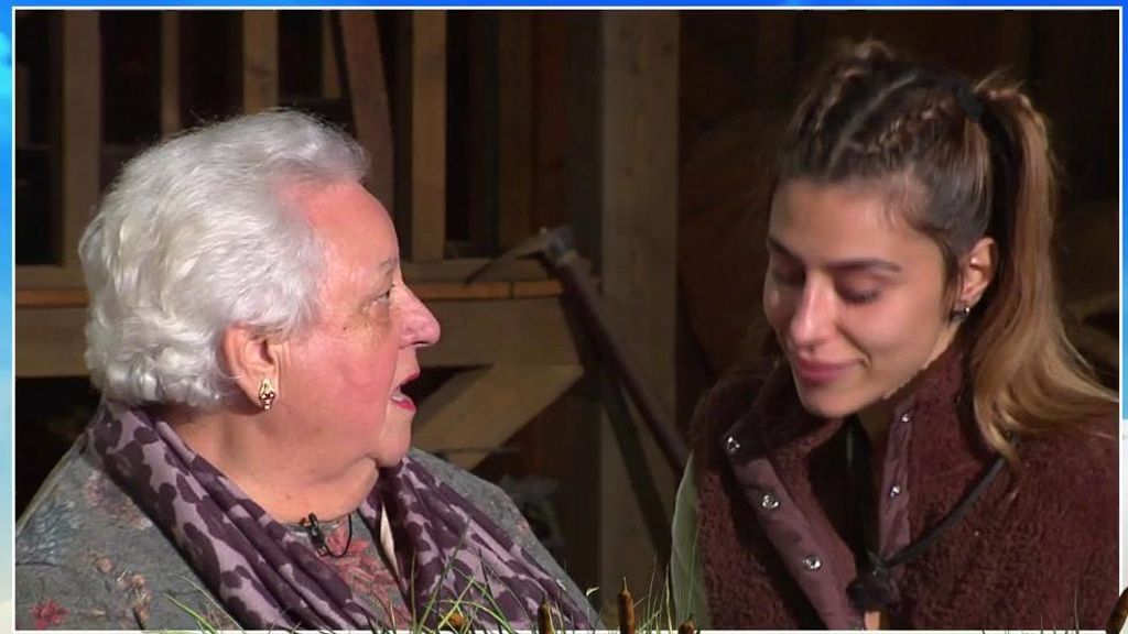 Bea Retamal habla con su abuela de su relación con Dani G