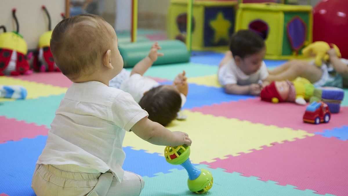 Bebes en una guardería Bebes en una guardería