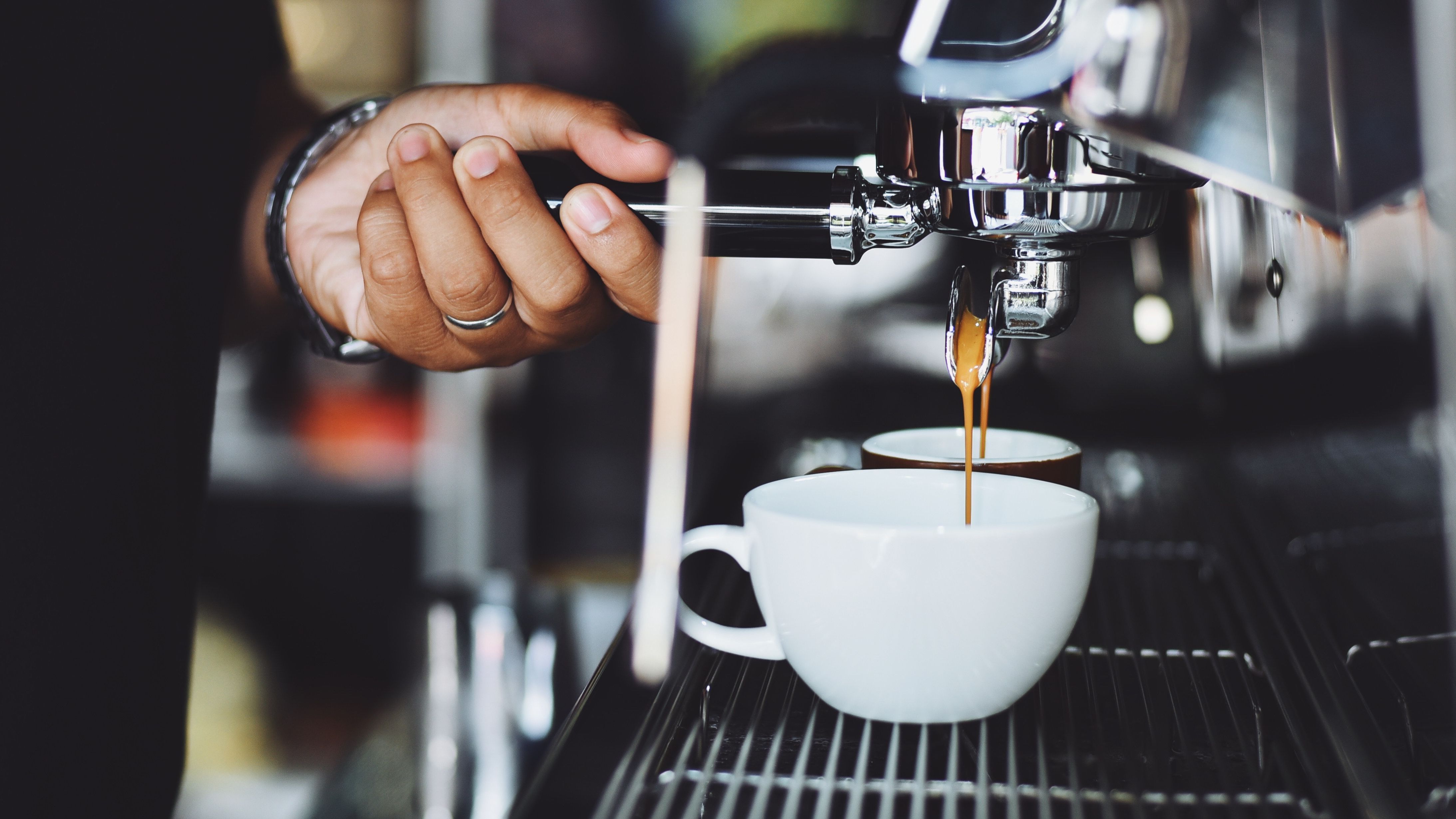 Un experto señala lo que NO deberías hacer al guardar la cafetera italiana:  muchos cometen el error