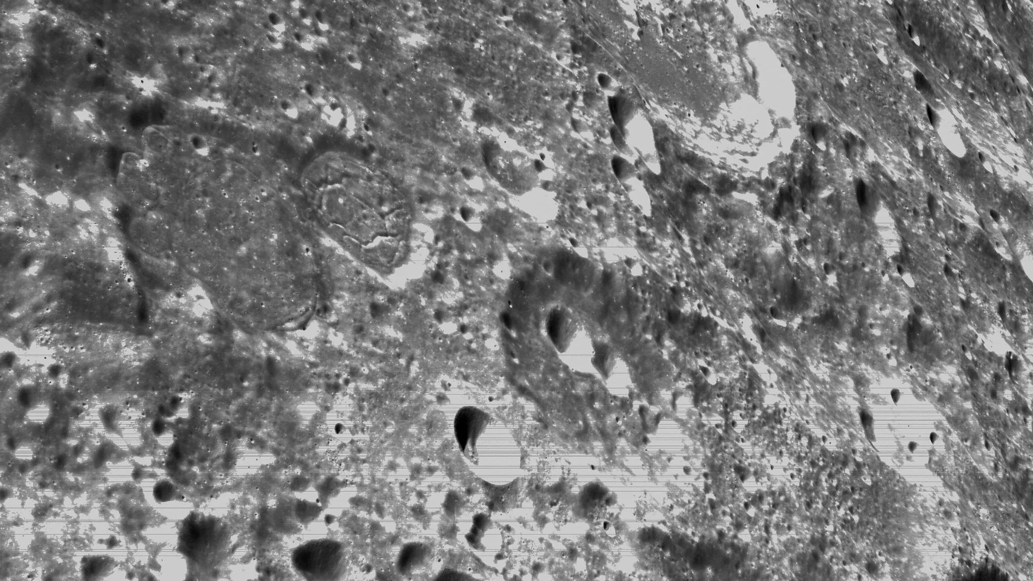 Así ha captado la nave Orion de la NASA los cráteres de la Luna de cerca