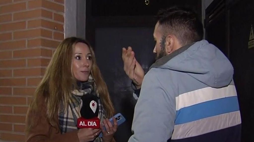 Un okupa se enfrenta a la reportera de ‘CAD’ en Illescas: “No grabes más aquí”