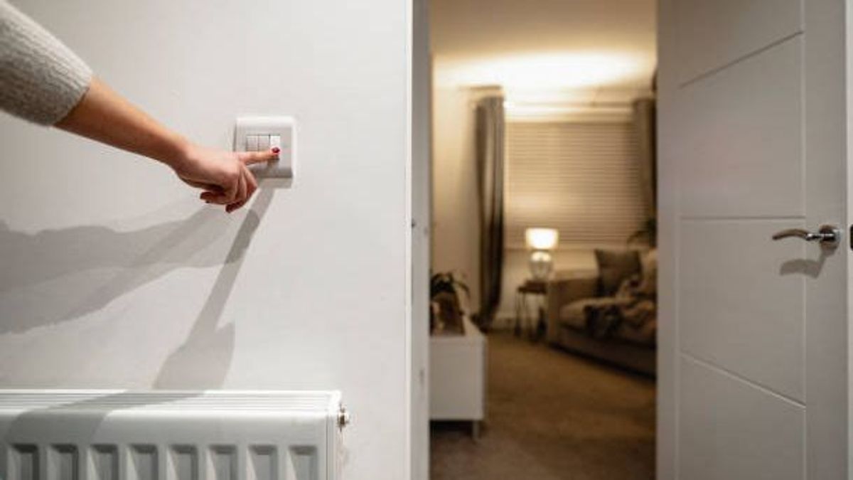 Depende del tipo de alumbrado que se tenga va a ser mejor dejar la luz encendida durante un corto periodo de tiempo en vez de apagarla Depende del tipo de alumbrado que se tenga va a ser mejor dejar la luz encendida durante un corto periodo de tiempo en vez de apagarla