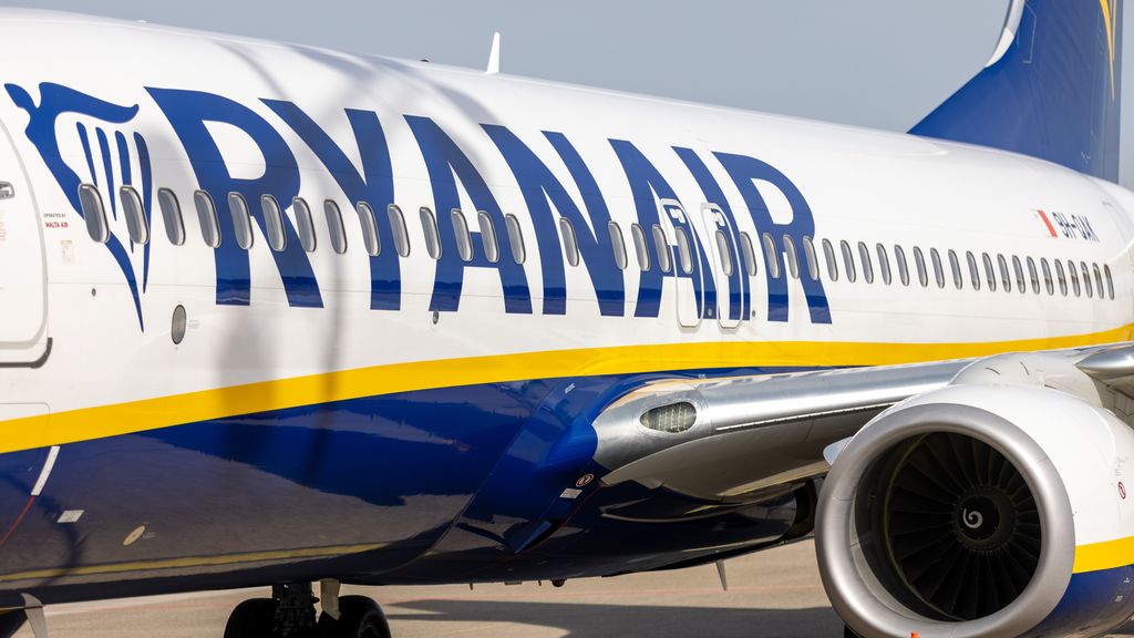EuropaPress 4818587 filed 12 april 2022 bavaria nuremberg ryanair plane stands on the apron at