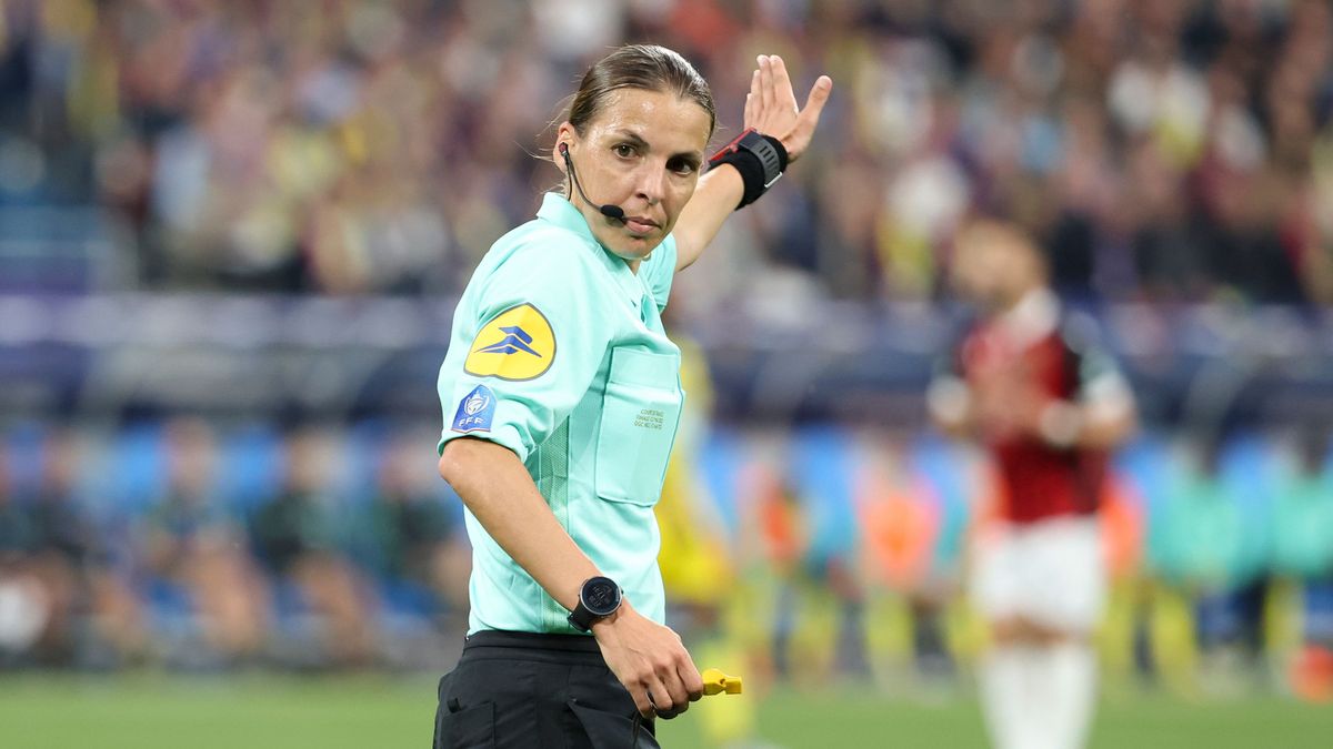 Referee Stephanie Frappart during the French Cup Final football match between OGC Nice (OGCN) and FC Nantes (FCN) on May 7, 2022 at Stade de France in Saint-Denis near Paris, France - Photo Jean Catuffe / DPPI