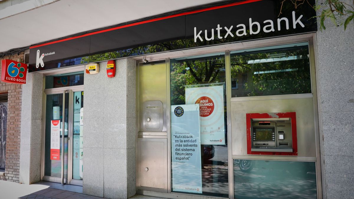 Una sucursal bancaria de Kutxabank Una sucursal bancaria de Kutxabank