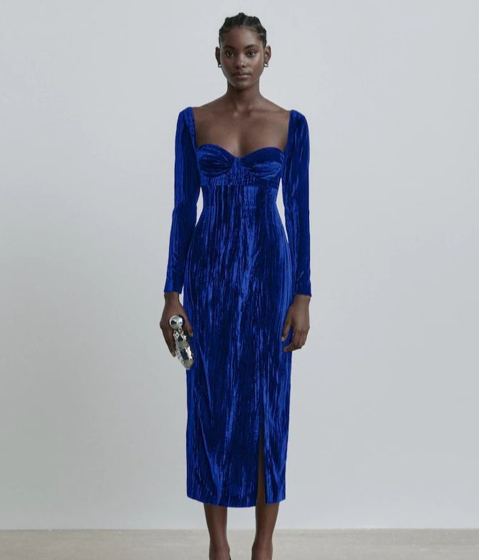 Vestido de terciopelo de Massimo Dutti