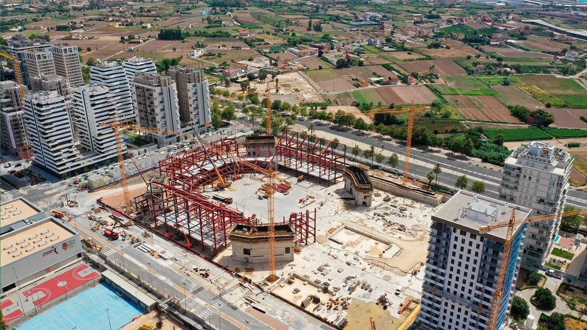 Imagen de las obras del Casal España Arena de València, ahora llamado Roig Arena. Imagen de las obras del Casal España Arena de València, ahora llamado Roig Arena.