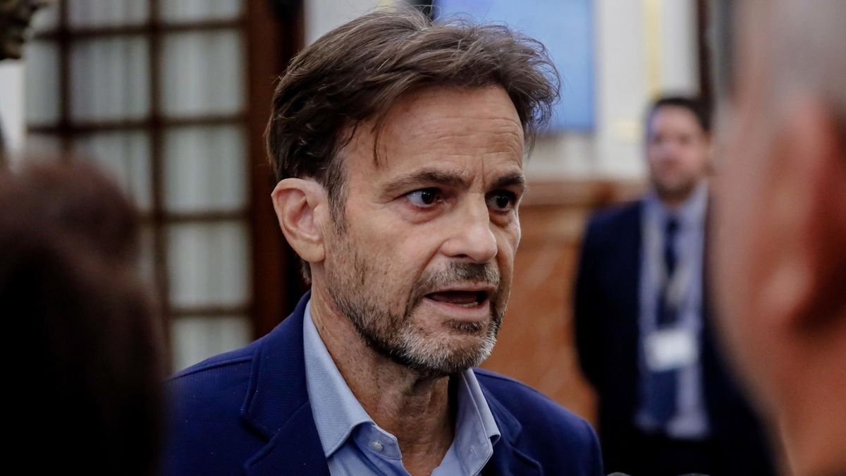 El presidente del grupo parlamentario de Unidas Podemos, Jaume Asens, ofrece declaraciones a los medios de comunicación tras una sesión plenaria en el Congreso de los Diputados, a 3 de noviembre de 2022, en Madrid (España). El presidente del grupo parlamentario de Unidas Podemos, Jaume Asens, ofrece declaraciones a los medios de comunicación tras una sesión plenaria en el Congreso de los Diputados, a 3 de noviembre de 2022, en Madrid (España).