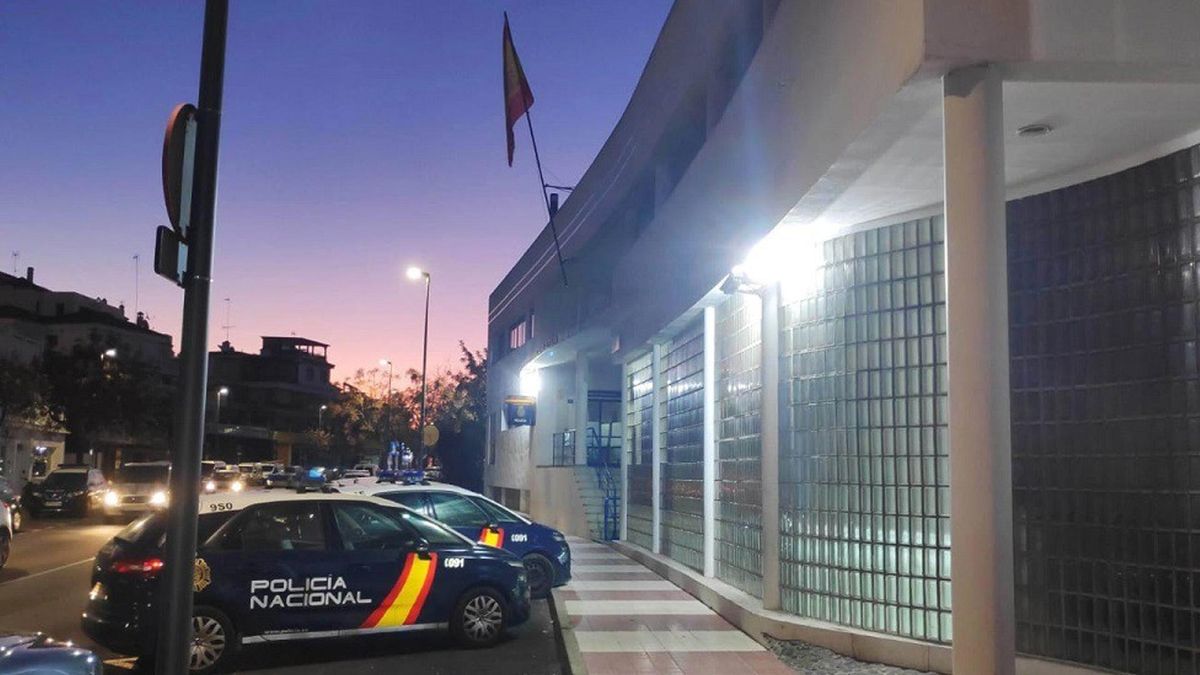 Archivo - Comisaría de la Policía Nacional de Marbella (Málaga)