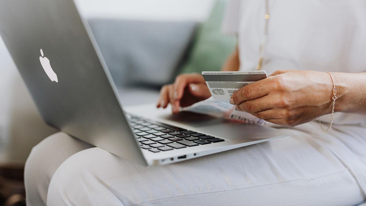 Consejos de Avast para evitar los peligros de compra online durante el Black Friday.