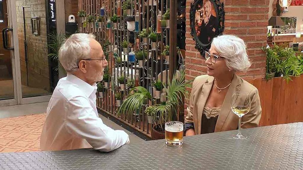 Amelia y Ángel durante su cita en 'First Dates'