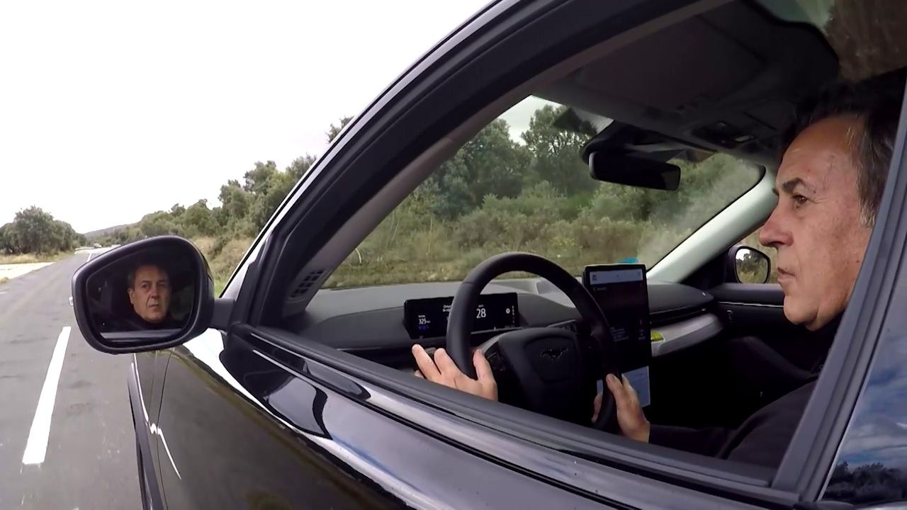 Está demostrado: La conducción en un coche de estas características es más tranquila