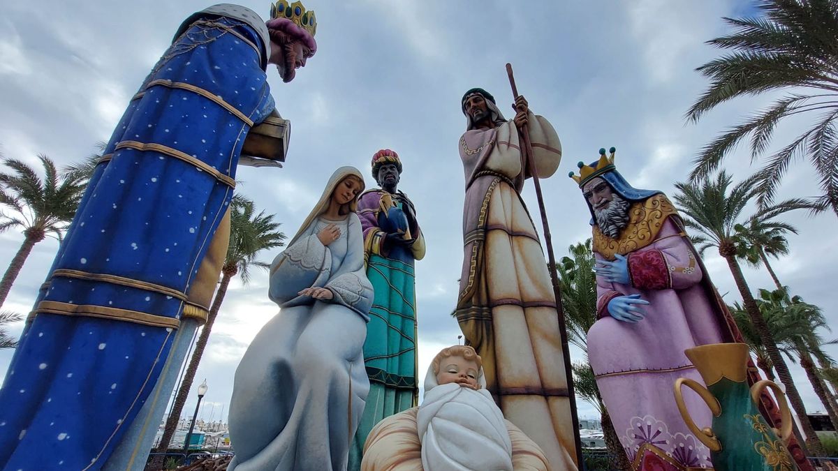 Alicante completa este año su Belén Gigante con los Reyes Magos y seis ángeles distribuidos por toda la ciudad Alicante completa este año su Belén Gigante con los Reyes Magos y seis ángeles distribuidos por toda la ciudad