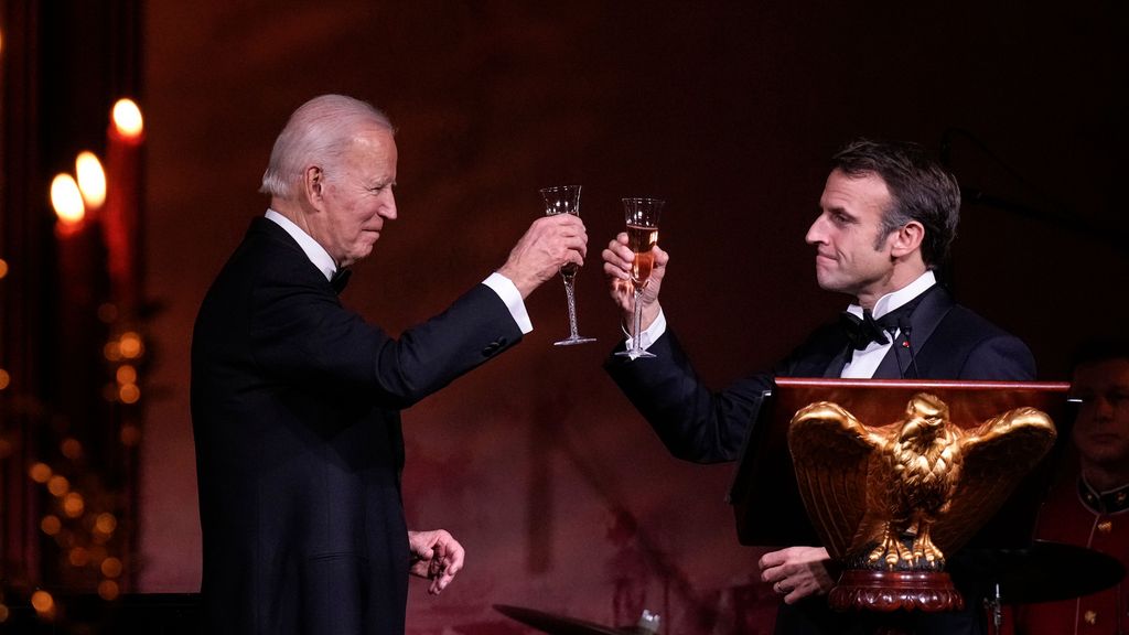 Biden y Macron dispuestos a hablar con Putin si demuestra que quiere poner fin a la guerra
