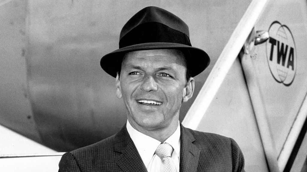 EuropaPress 4291038 frank sinatra at the new york international airport after spending few days