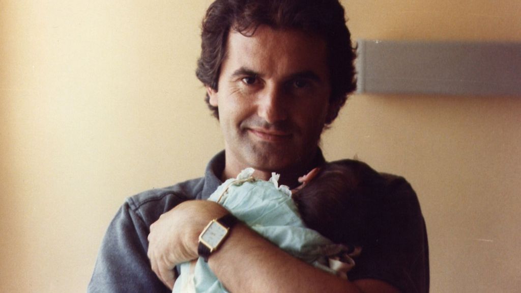 Víctor Manuel con su hija Marina (1983)