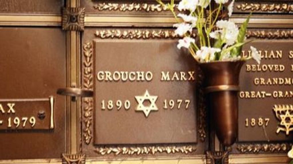 «Disculpe que no me levante» La leyenda urbana sobre el epitafio de Groucho Marx