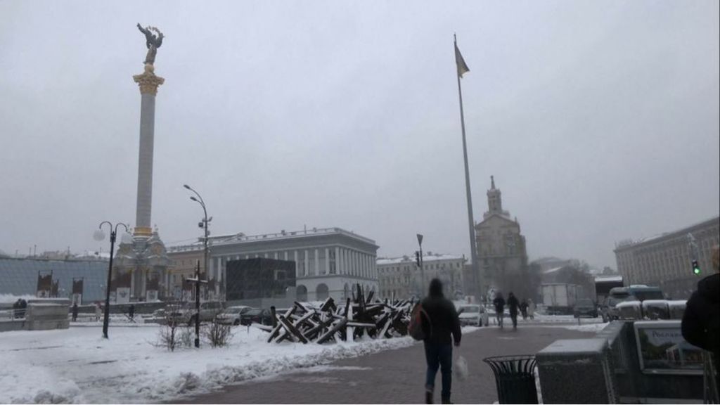 Habilitadas carpas en Kiev para que los ciudadanos se resguarden del frío