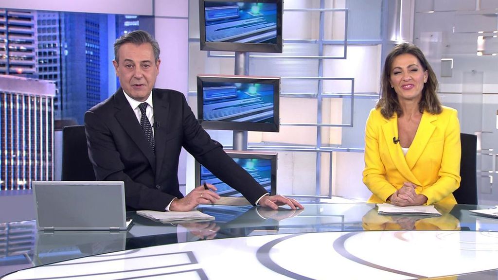 Con José Ribagorda y Ángeles Blanco Informativos Telecinco 2022 Noche 04/12/2022