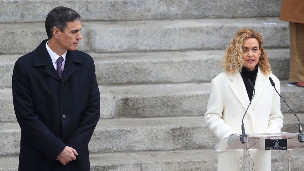 El presidente del Gobierno, Pedro Sánchez, junto a la presidenta del Congreso, Meritxell Batet en los actos de Conmemoración del aniversario de la Constitución este martes en Madrid.