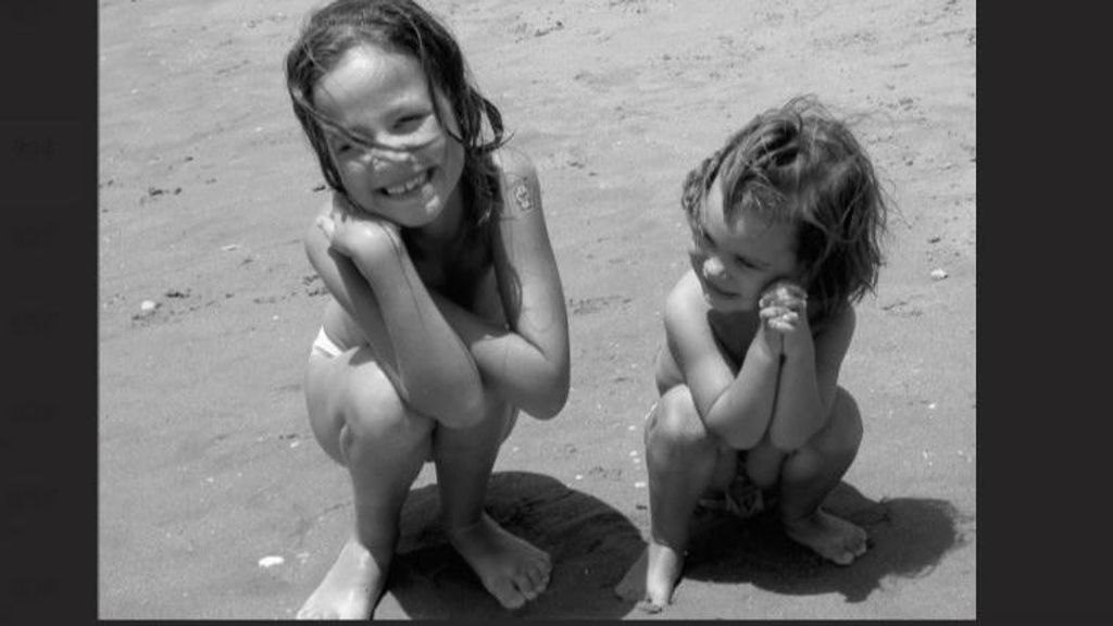 Elena Huelva y su hermana Emi