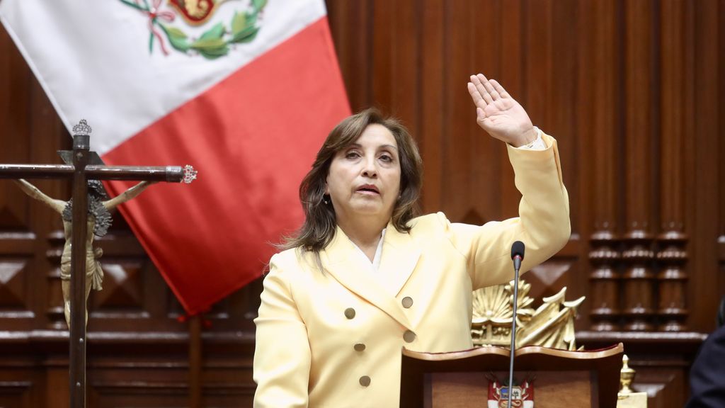 Dina Boluarte presidenta de Perú