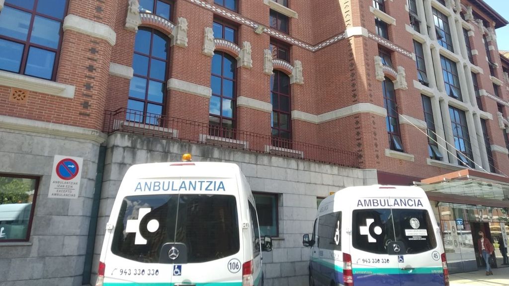 EuropaPress 3737177 ambulancias pabellon hospital basurto bilbao