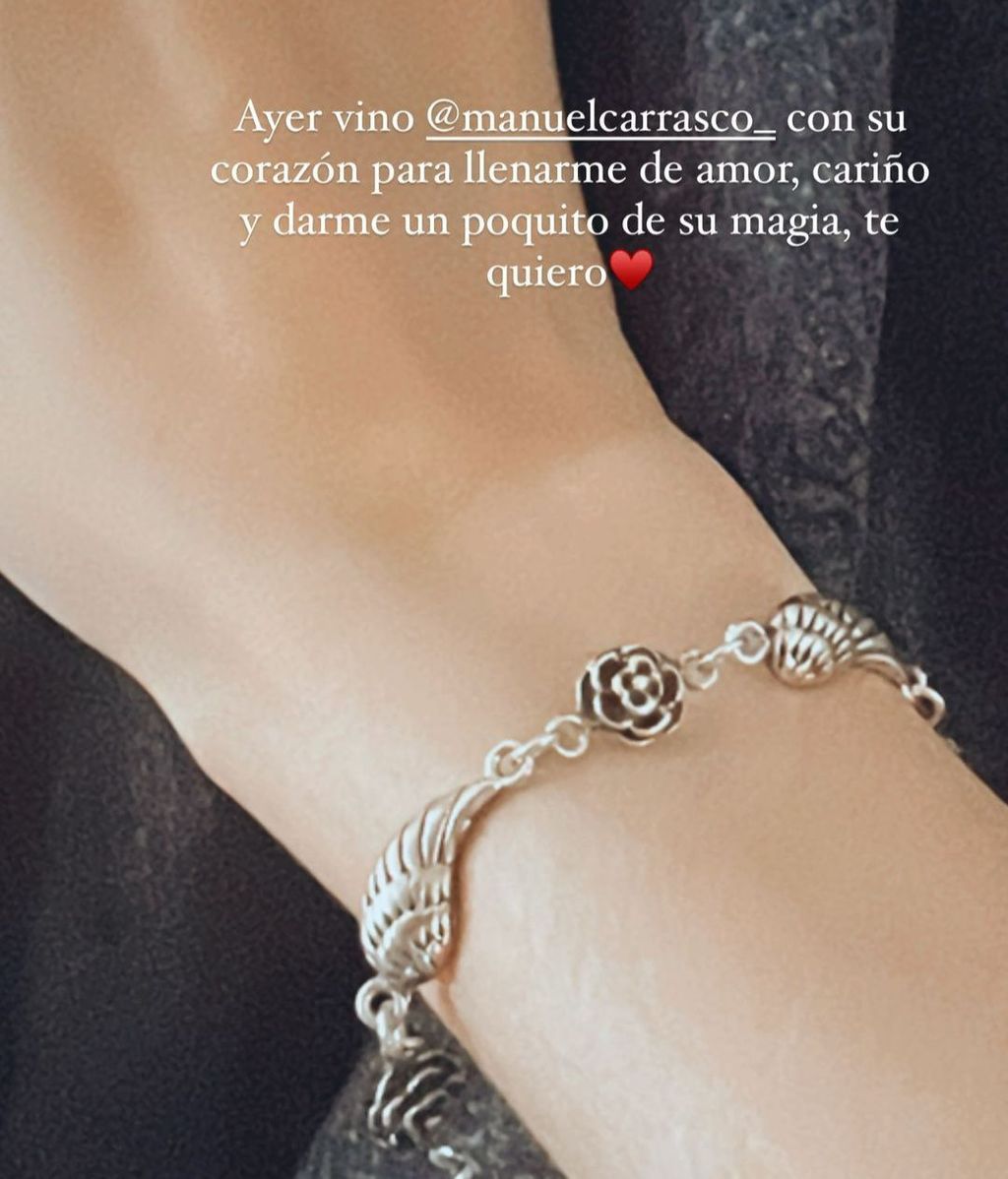 La pulsera que Manuel Carrasco ha regalado a Elena Huelva