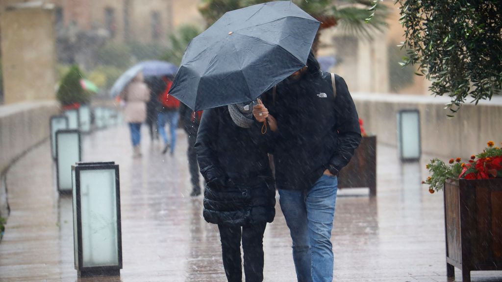 Alerta naranja por lluvias y tormentas fuertes en Andalucía