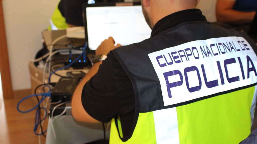 Ocho detenidos en O Carballiño y Ourense por extorsionar a usuarios de páginas web de citas