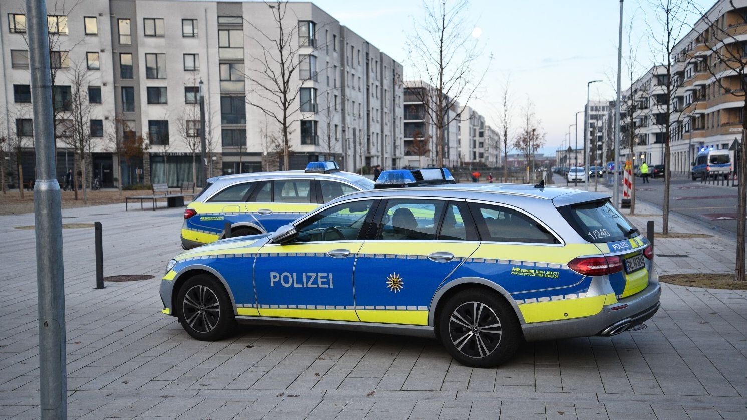 German Police evacuate a shopping mall in Dresden for a hostage taking