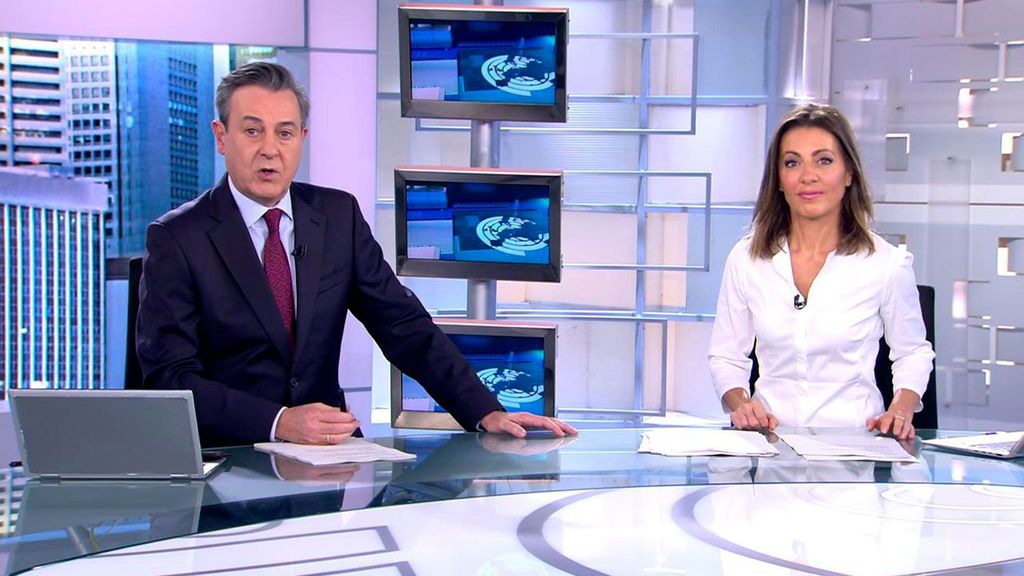 Con José Ribagorda y Ángeles Blanco Informativos Telecinco 2022 Mediodía 10/12/2022