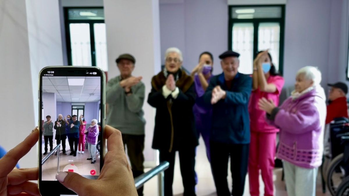 Los abuelos cántabros que arrasan en TikTok usando el baile como terapia