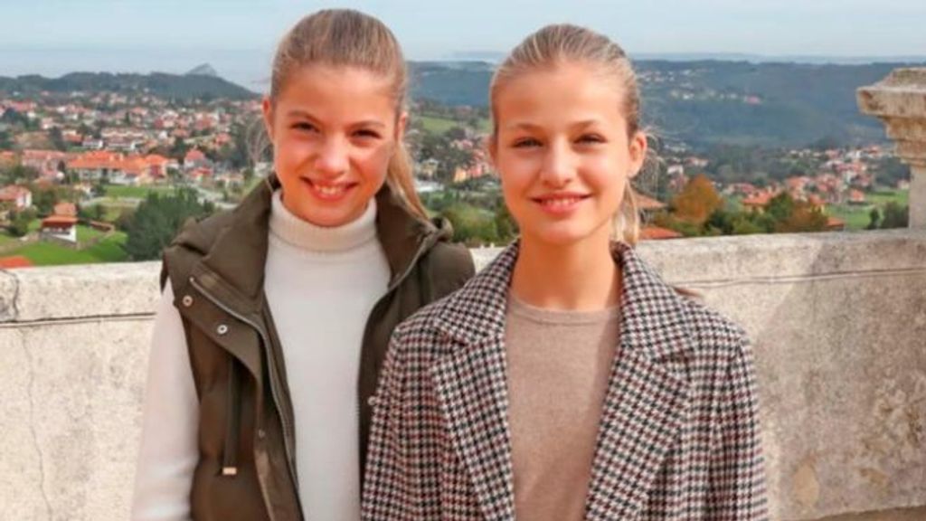 Leonor y Sofía, en la felicitación de 2020
